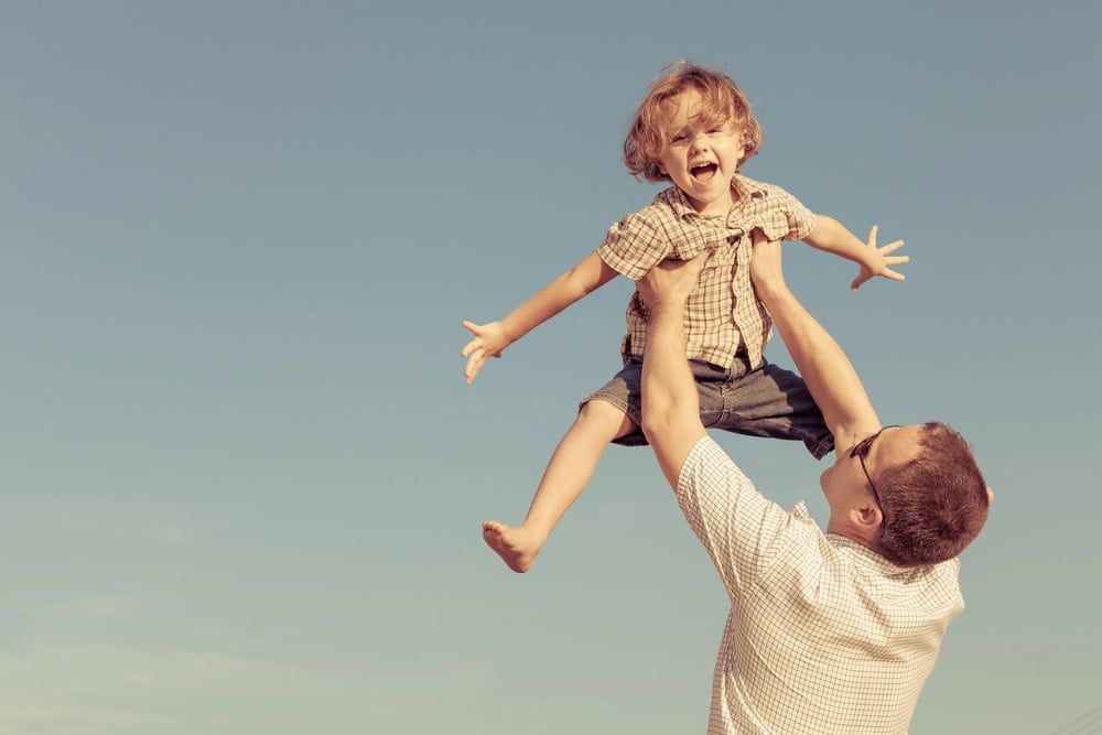 Puis-je partir vivre en Guadeloupe, en Espagne ou au Maroc avec mon enfant après une séparation