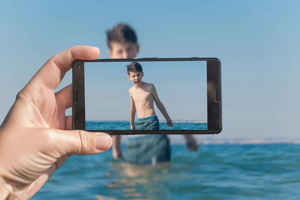 Mon ex-partenaire peut-il publier des photos de nos enfants sur les réseaux sociaux sans mon accord ?